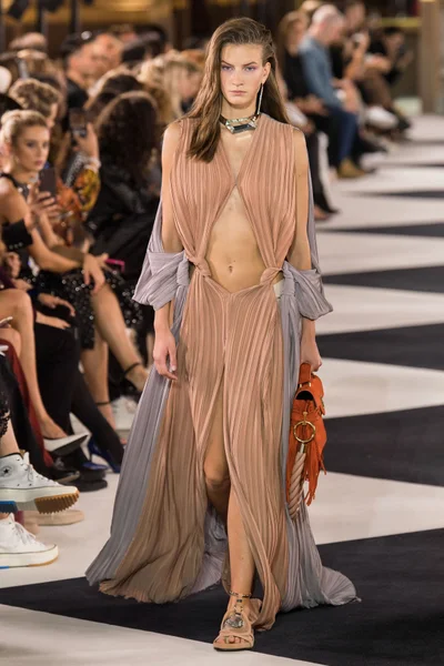 Look 60